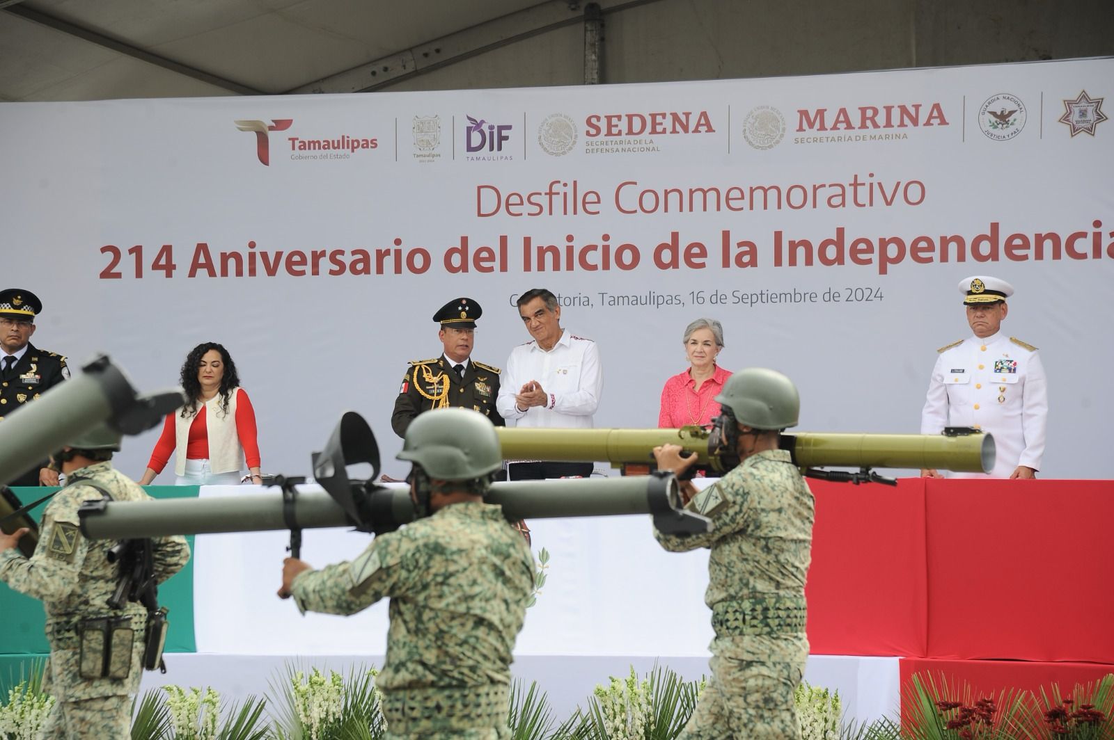 Presidió Américo Villarreal desfile cívico-militar por el 214 aniversario del inicio de la independencia