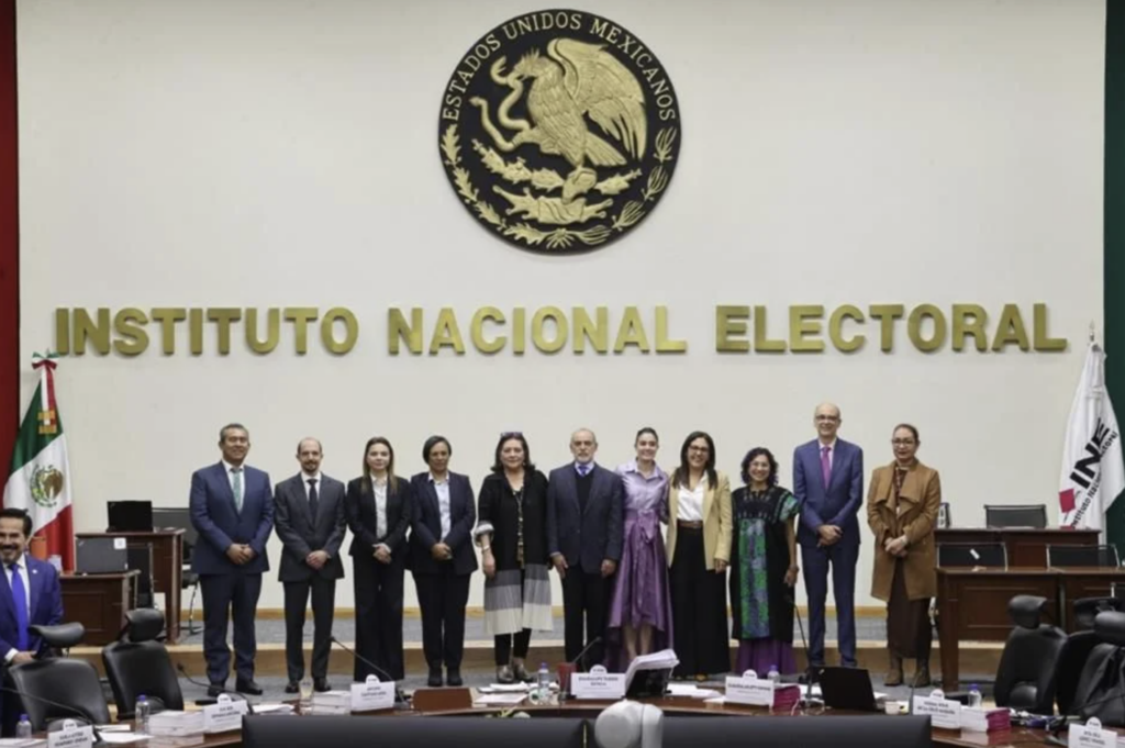 319ff2d1e8d64443a72692d09564166d