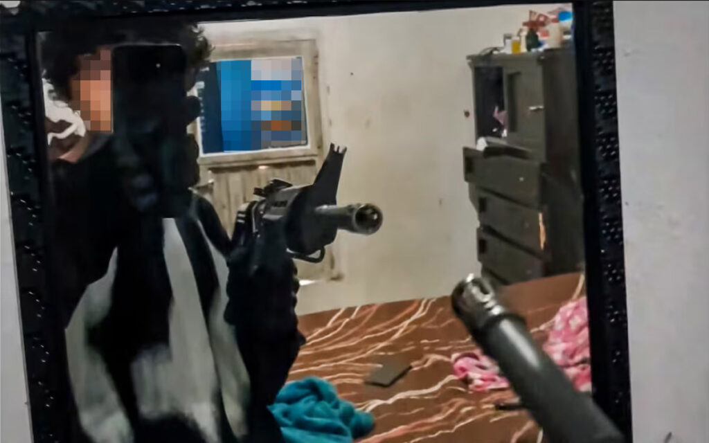 5d0390d883d5426aa6c6901bb155476e