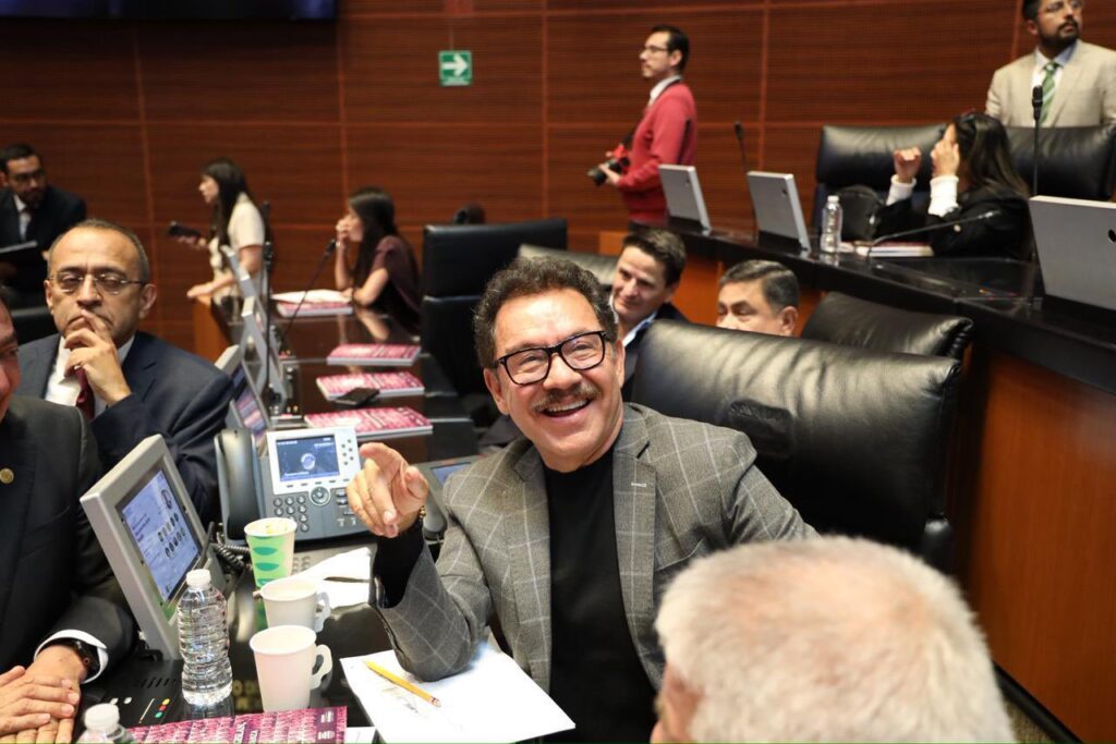 1903300d42e34c4f9d704176f35ac595