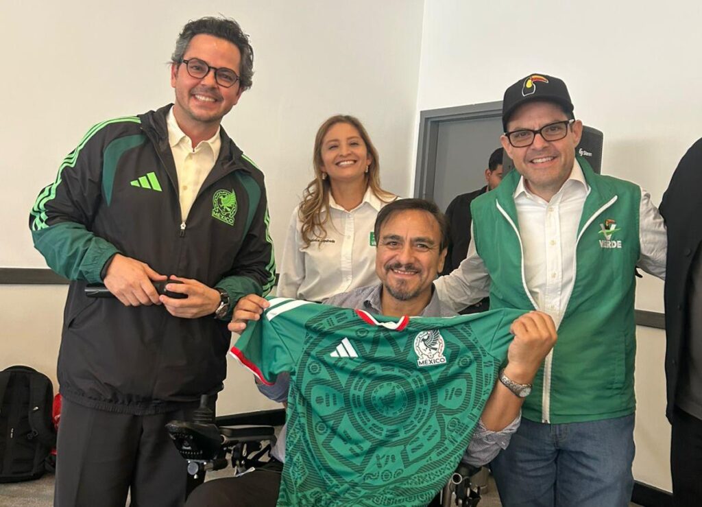 33ee843a2366410892bc25be79f6fc02