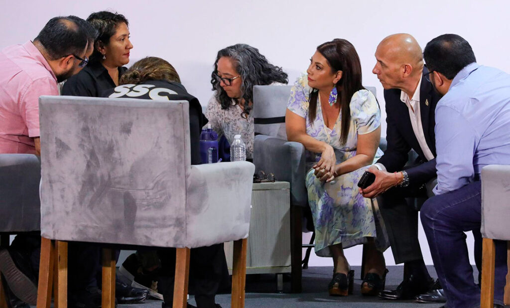 4b46ad77dd194b32973a7ff60a65a806