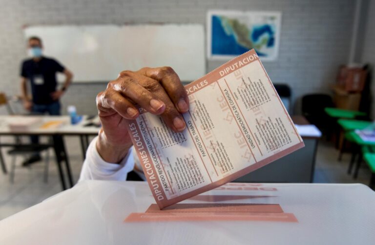 Ente electoral habilita voto electrónico para extranjeros en el Estado de México y Coahuila