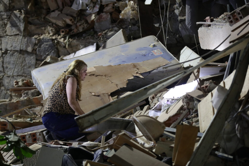 Venezuela informa de 32 fallecidos y más de 700 heridos tras doble terremoto de 7,2 y 7,5